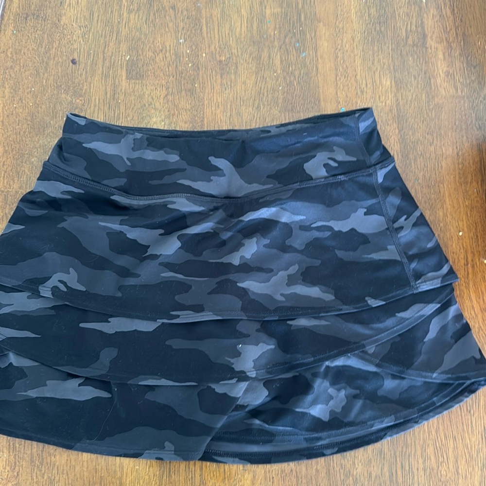 Athleta camo skirt